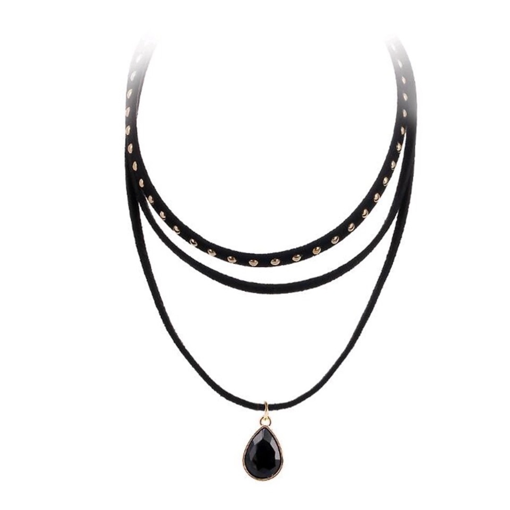 Black suede 3 layers chocker.