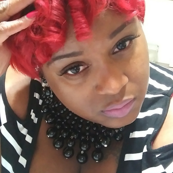 Meet your Posher, Latasha - Picture 2 of 8