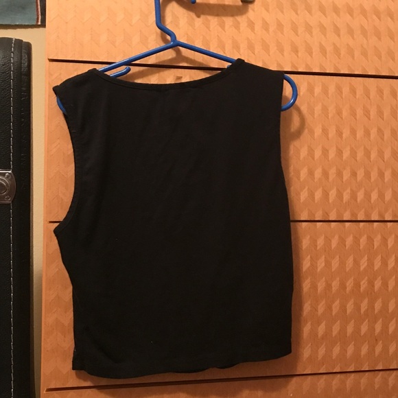 crop top - Picture 2 of 2