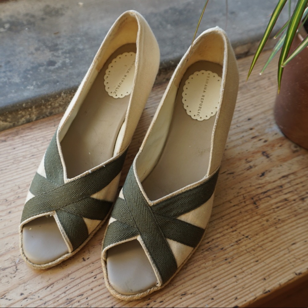 Banana Republic fabric wedge