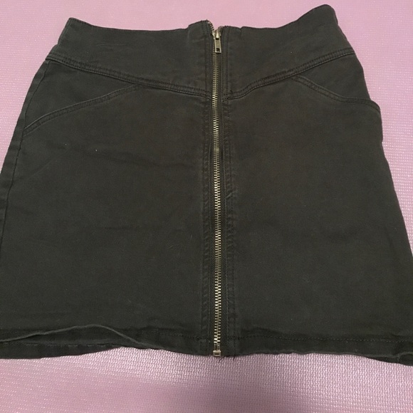 Black jean skirt - Picture 1 of 1
