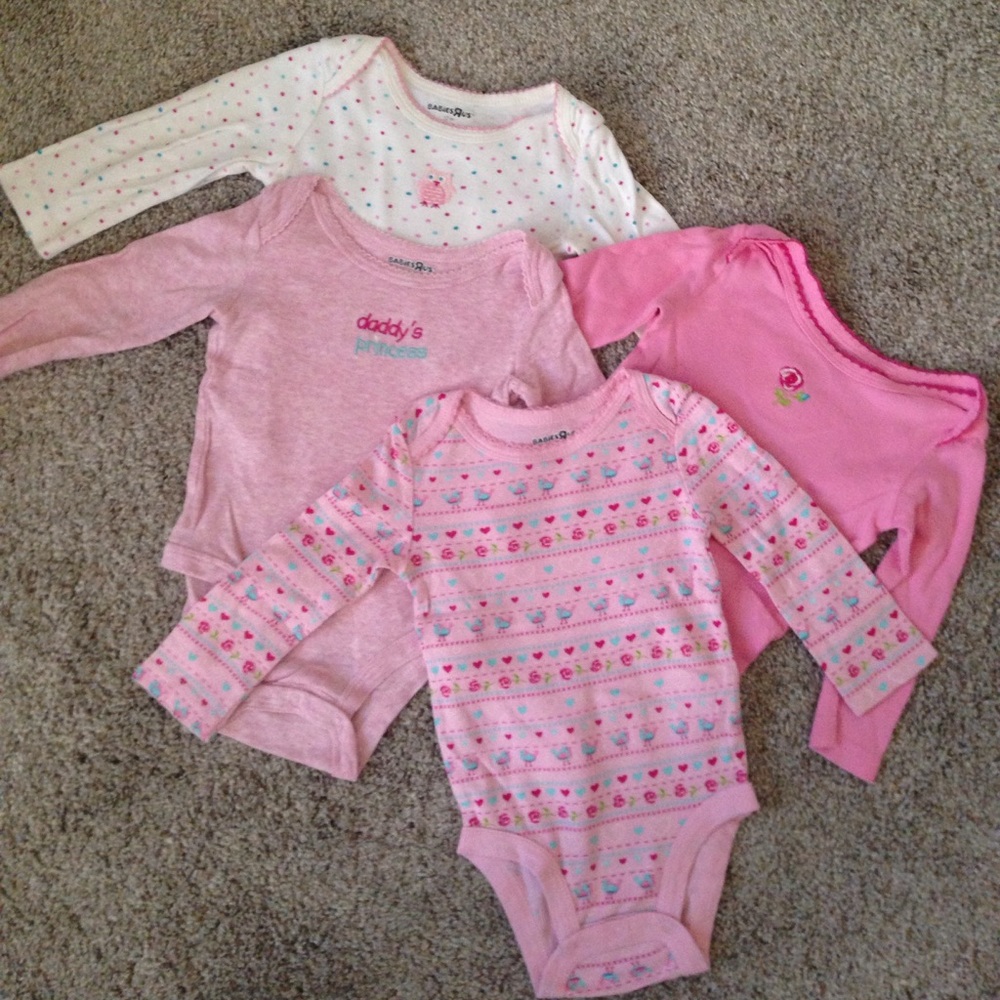 Set of 4 long sleeve onesies