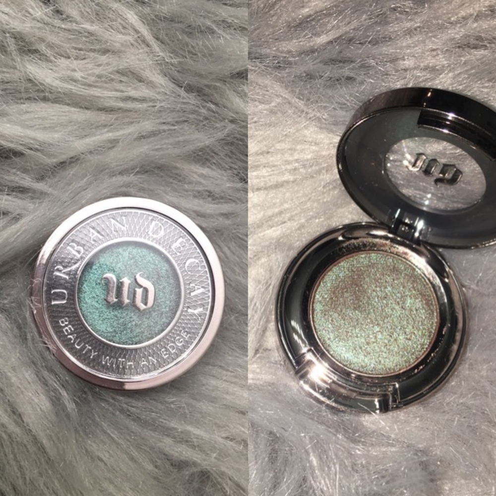 URBAN DECAY SINGLE EYESHADOW - LOUNGE