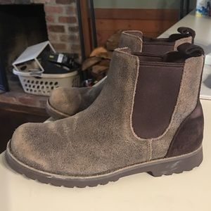 Boys Size 3 UGG
