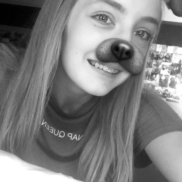 Meet your Posher, Hannah - Picture 1 of 1