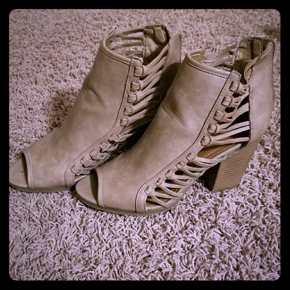 Rampage Shoes - Rampage Heels Size 8
