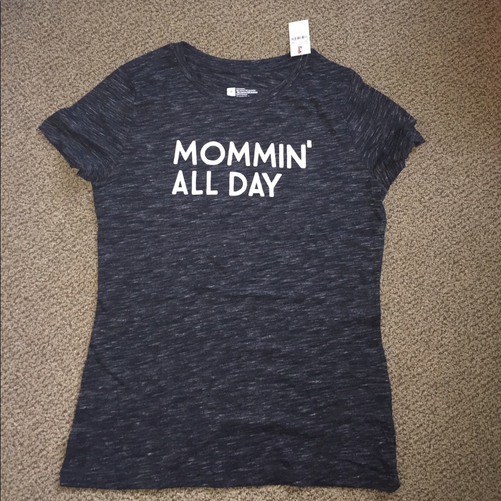 Mommin all day tee