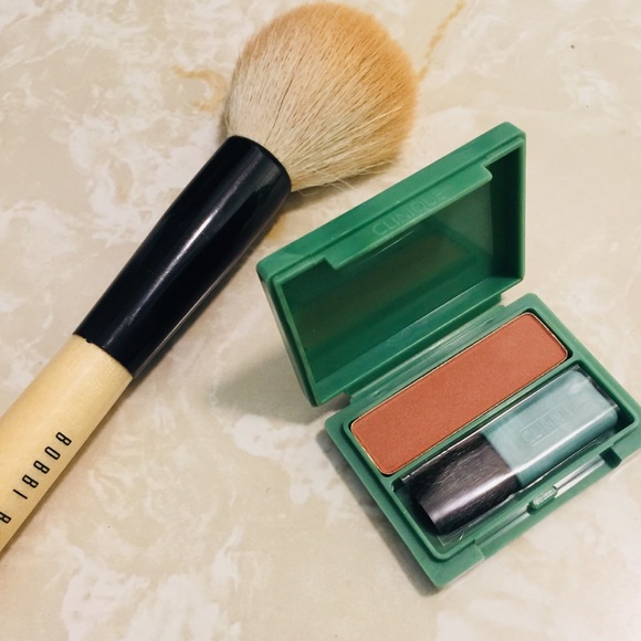 Clinique Other - CLINIQUE Blush Kit in ‘Lucky Clover’