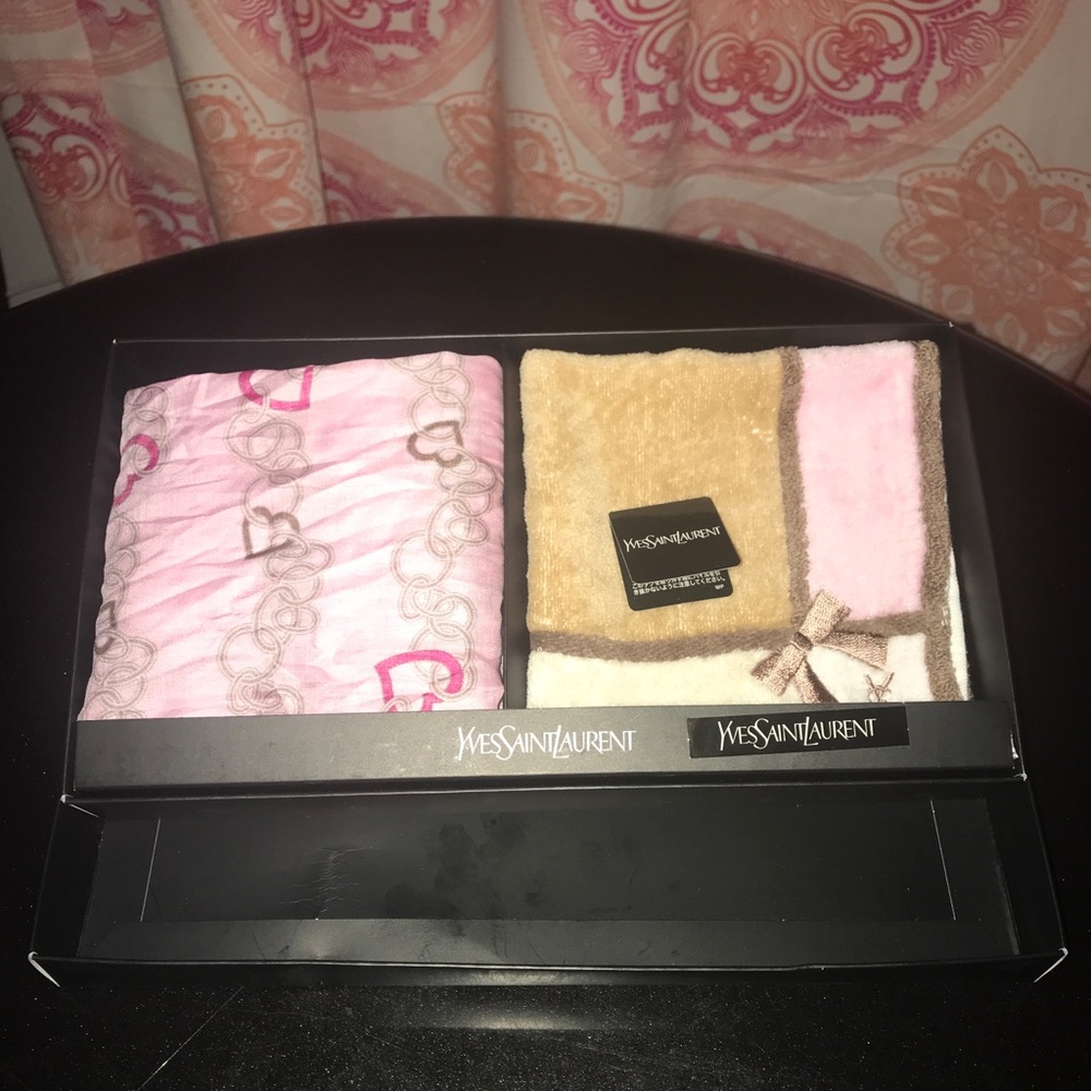 🌸FINAL PRICE🌸YVES SAINT LAURENT SCARF SET🌸