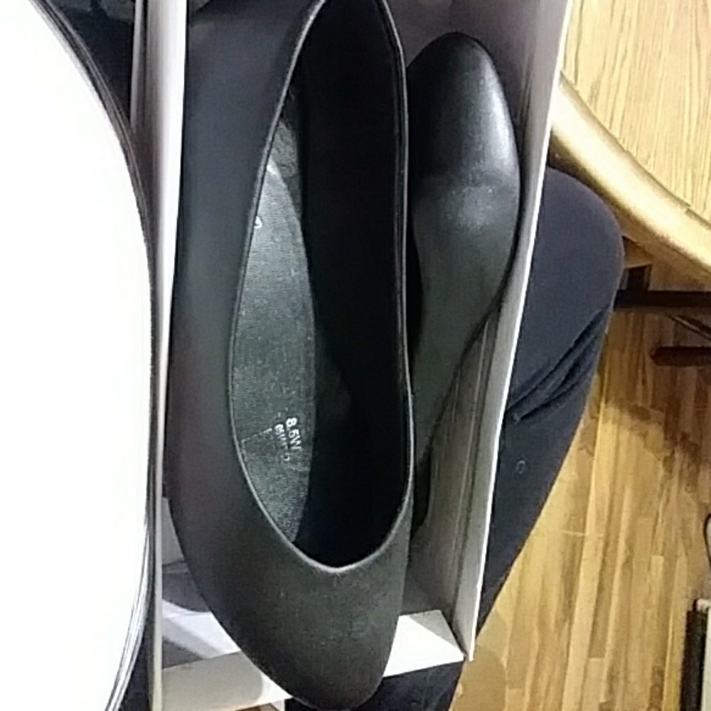 Women's flats