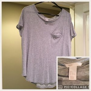 H&M basic T-shirt.  Excellent used condition.