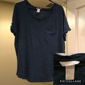 H&M basic T-shirt.  Excellent used condition.