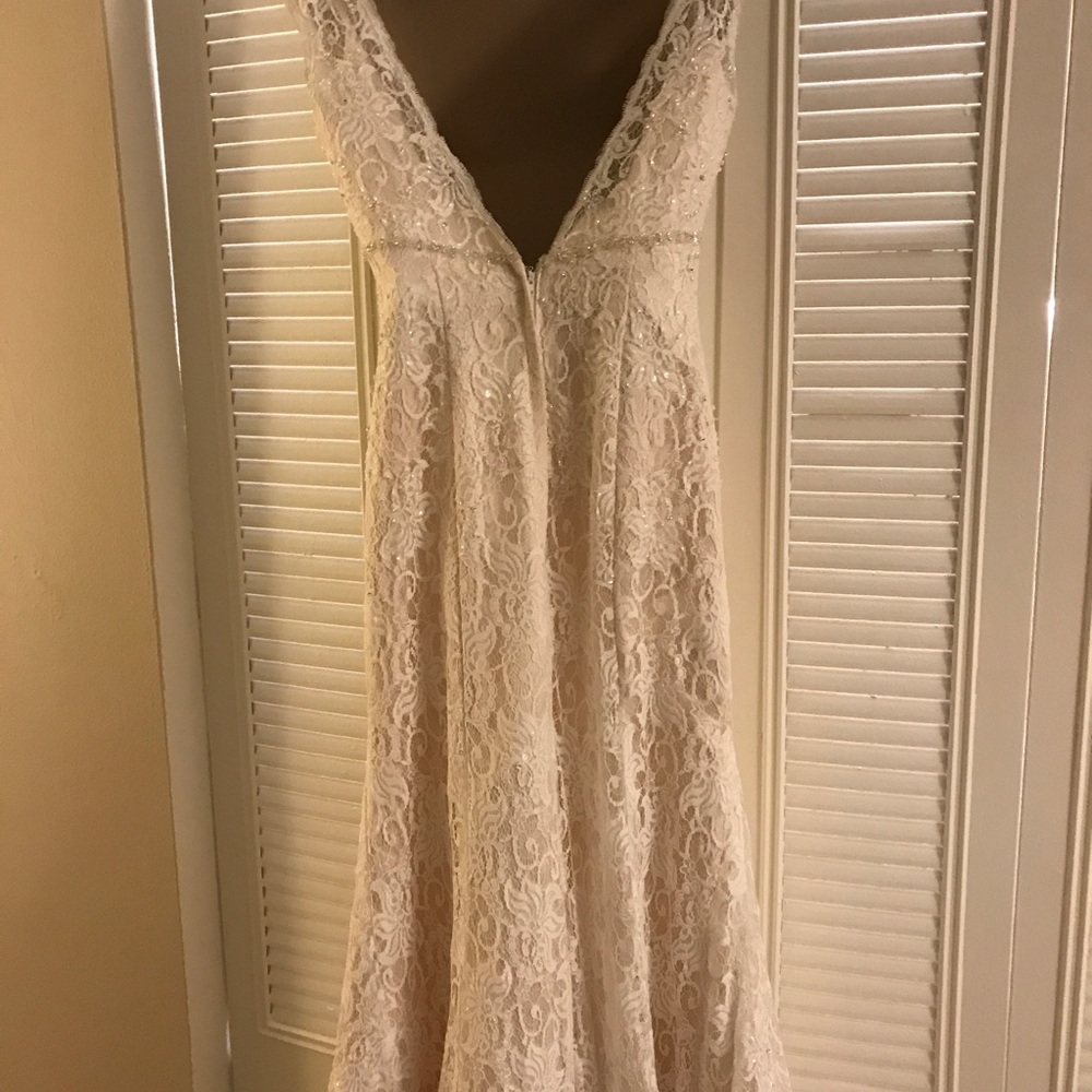 Ivory / Chapagne Lace Wedding Dress Size 4