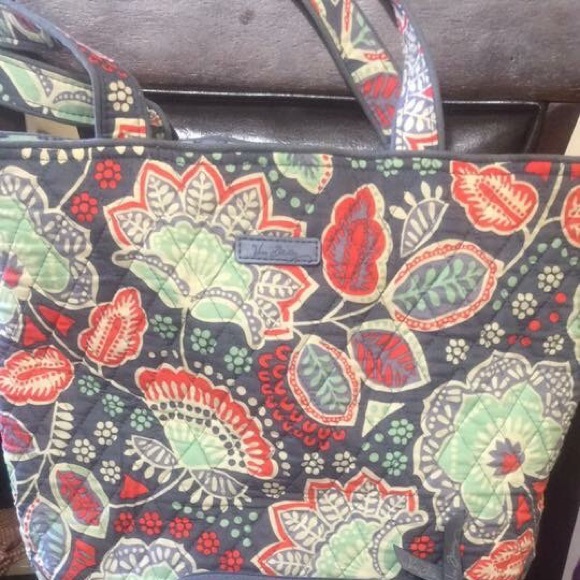 Vera Bradley Handbags - Vera Bradley purse with matching wallet