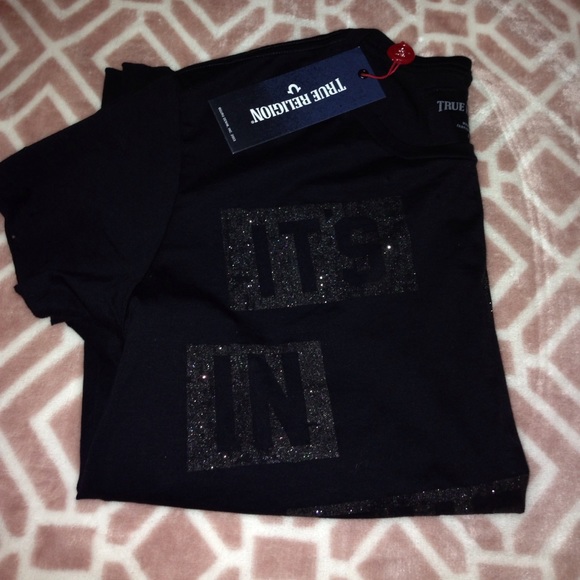 LAST 1! True Religion Distressed black pocket tee - Picture 4 of 5