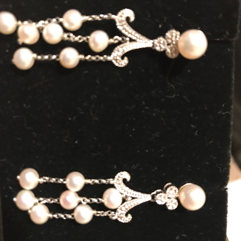 Ladies chandelier earrings.