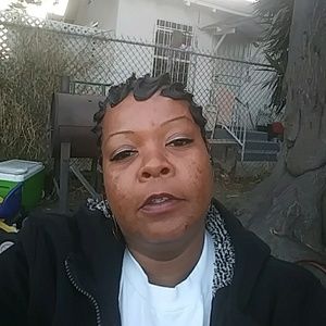 Meet your Posher, Neida