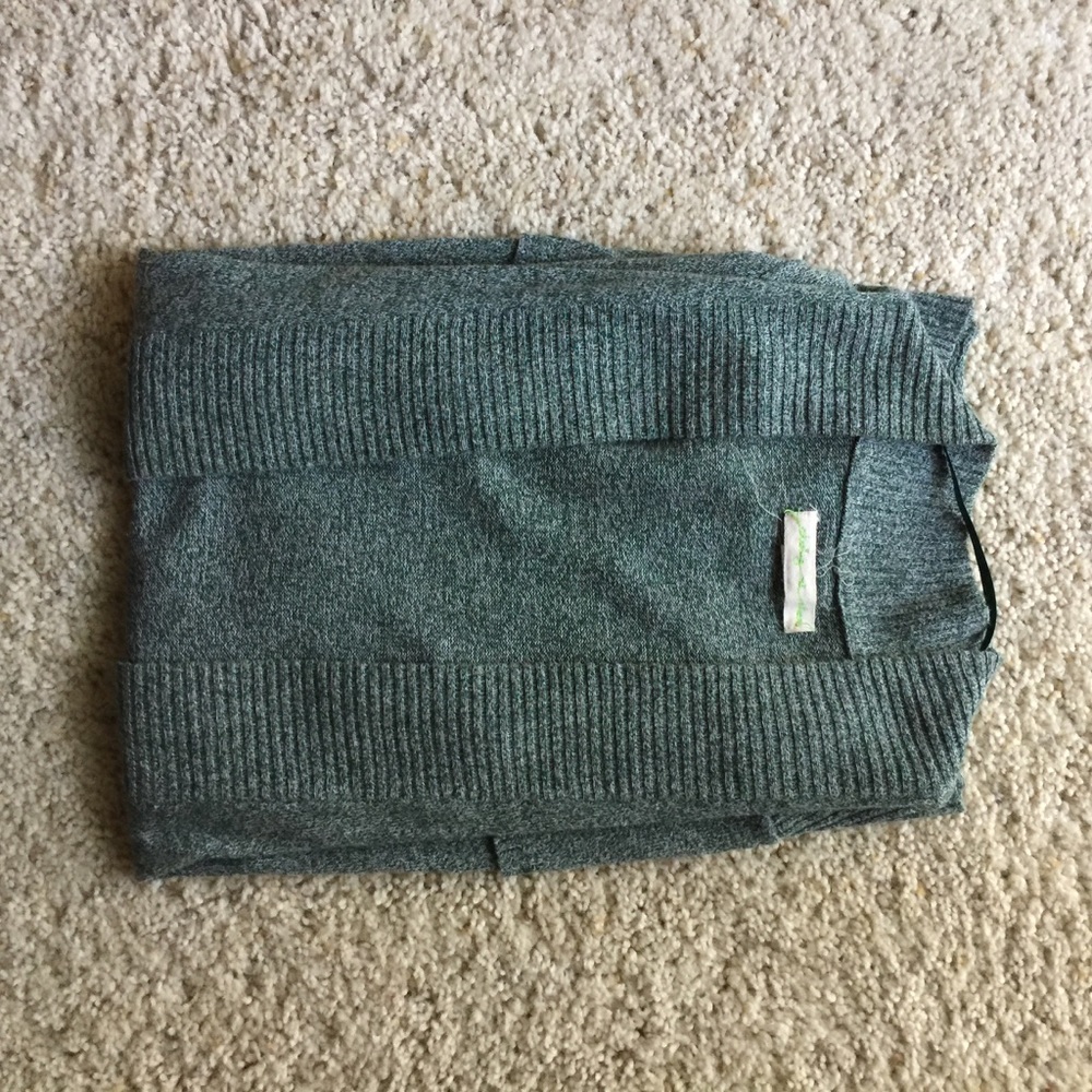 Cardigan - Picture 2 of 5