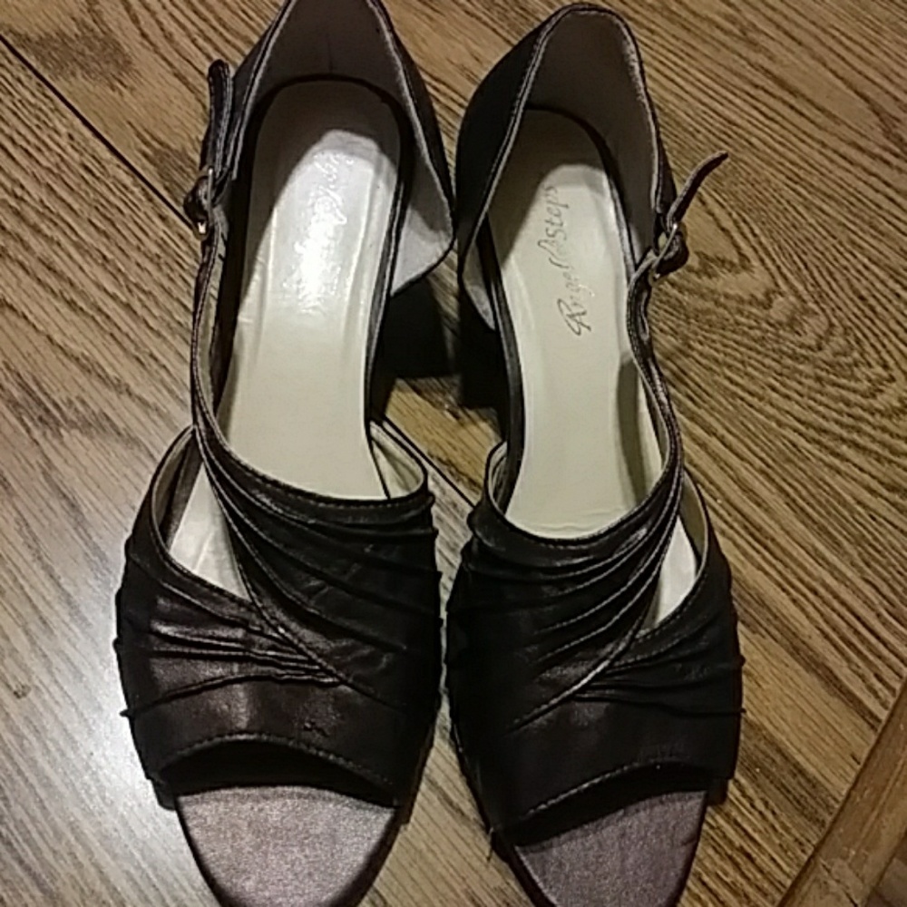 WOMENS SHOES