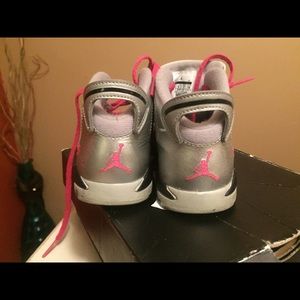 Kids Jordan’s 6 retro