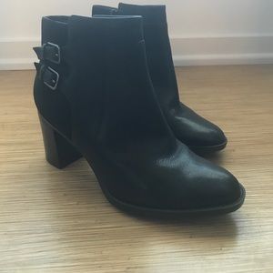Brand New Naturalizer Leather and Suede Bootie