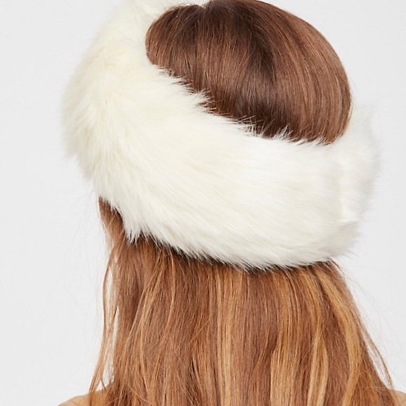 austin gal Accessories - Faux Fur Headband Ear Warmer Cabin Fever White New