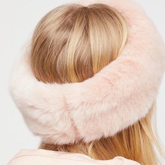 Faux Fur Headband Ear Warmer Cabin Fever White New - Picture 2 of 3