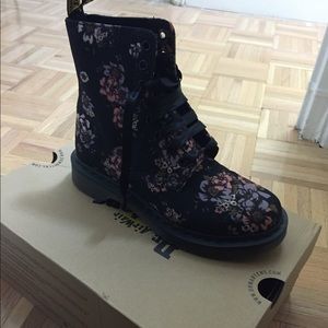 Floral Dr. Martens!