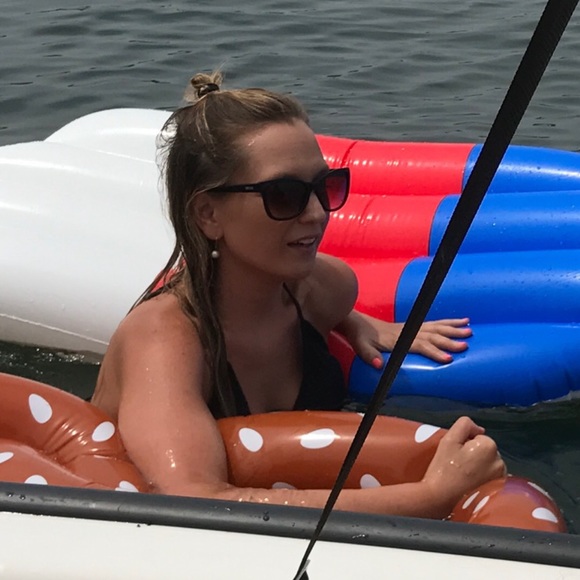 Meet your Posher, Michaela - Picture 1 of 1