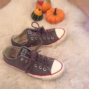 Converse All-Stars in gorgeous grey with red - 7.5