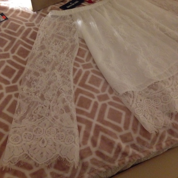 1 LEFT!True Religion Distressed lace Off shoulder - Picture 6 of 6