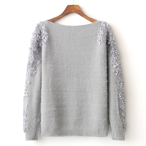 NEW!! Gorgeous Embellished Detail Sweater - Picture 2 of 5