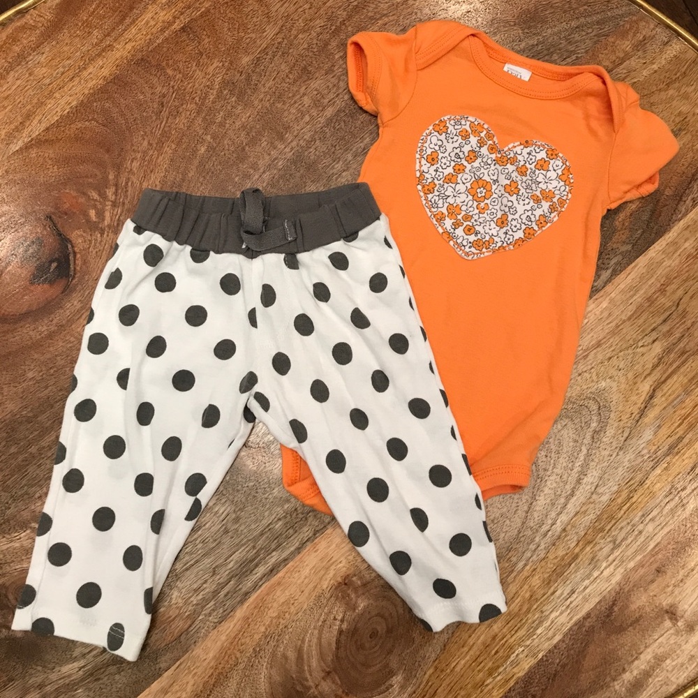 Worn once. Adorable Nordstrom Baby outfit 👶🏼