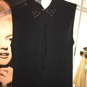 Olive & Oak sleeveless button up