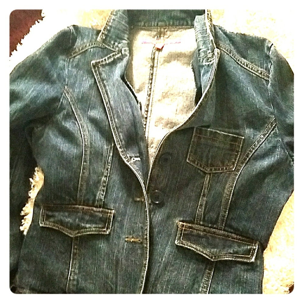 Fitted jean jacket