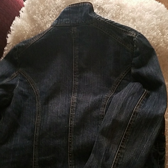 Fitted jean jacket - Picture 3 of 3