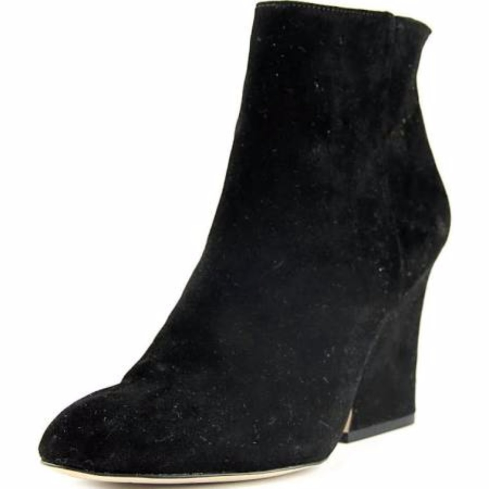 SOLD 🎀PRICE DROP! Black Suede Ankle Boots - Picture 3 of 5