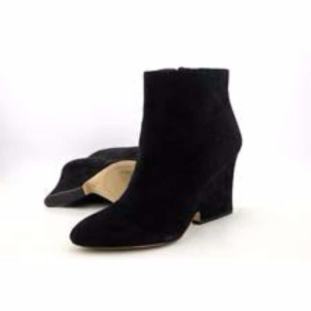 SOLD 🎀PRICE DROP! Black Suede Ankle Boots - Picture 5 of 5