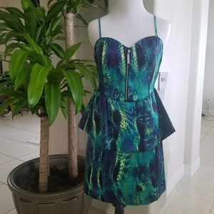 NWT Kensie Dresses Emerald Patterned Mini Dress