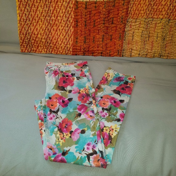 Colorful, Floral print denim jeans - Picture 2 of 7
