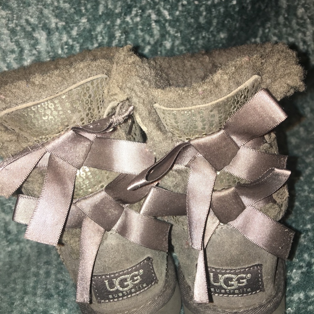 Girls 10 Bailey Bow Uggs