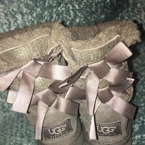 Girls 10 Bailey Bow Uggs