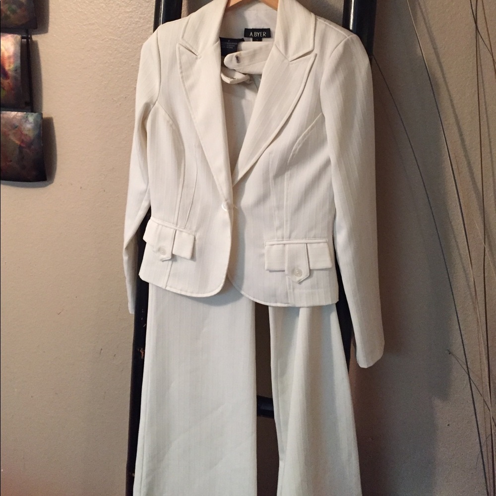 🌕A. Byer Blazer and pants set in cream