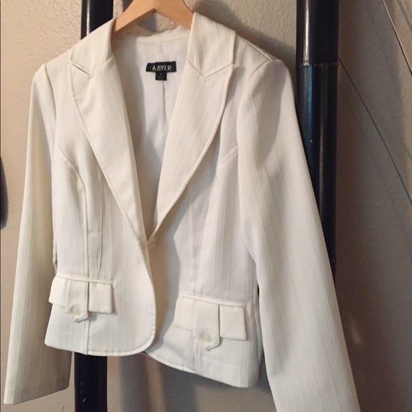 🌕A. Byer Blazer and pants set in cream - Picture 4 of 6