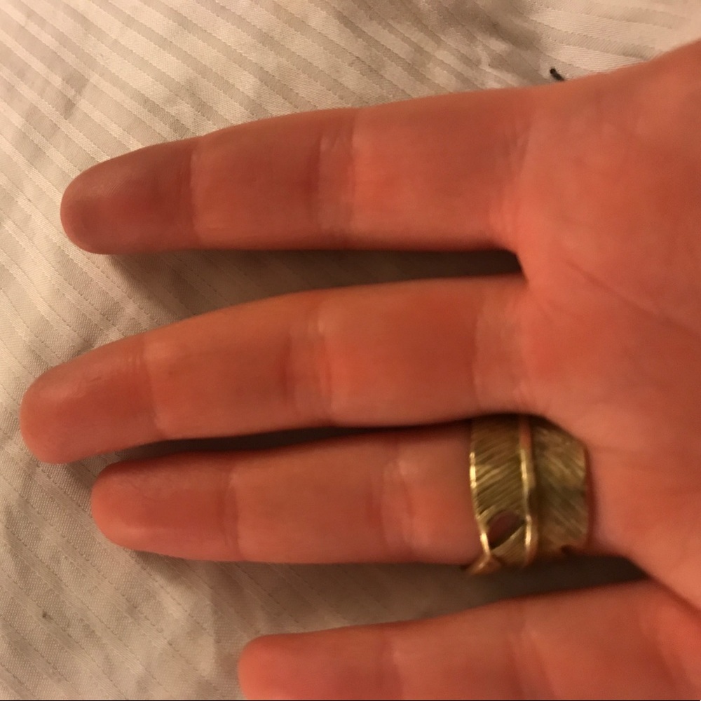 Gold leaf ring - Picture 2 of 5
