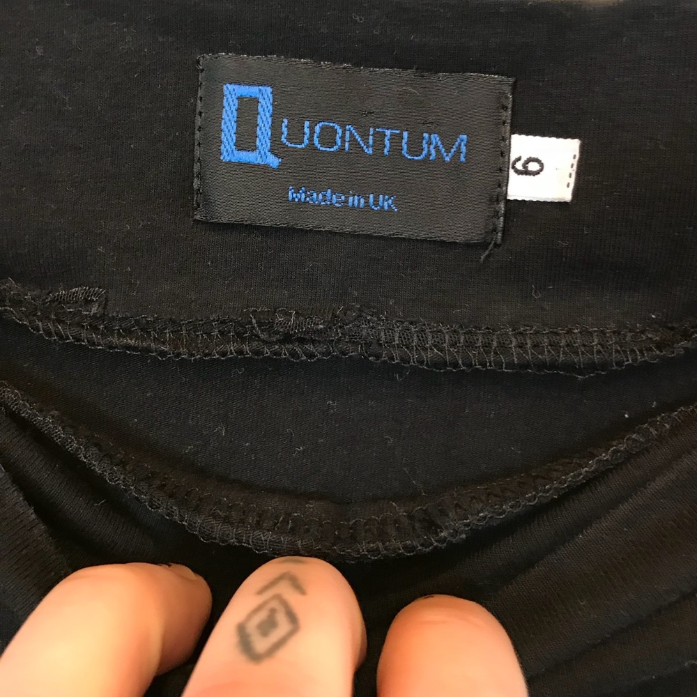 ✨Little Black Pencil Skirt !✨ - Picture 3 of 4