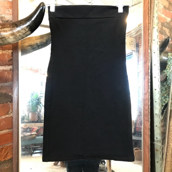 ✨Little Black Pencil Skirt !✨ - Picture 2 of 4