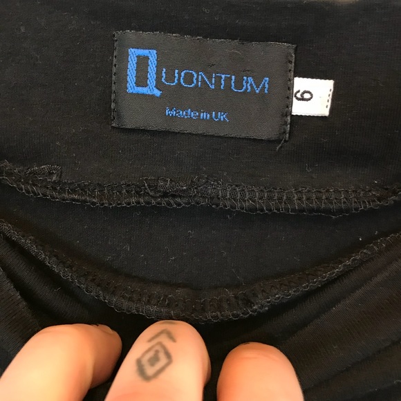 ✨Little Black Pencil Skirt !✨ - Picture 3 of 4