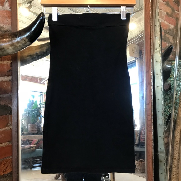 ✨Little Black Pencil Skirt !✨ - Picture 4 of 4