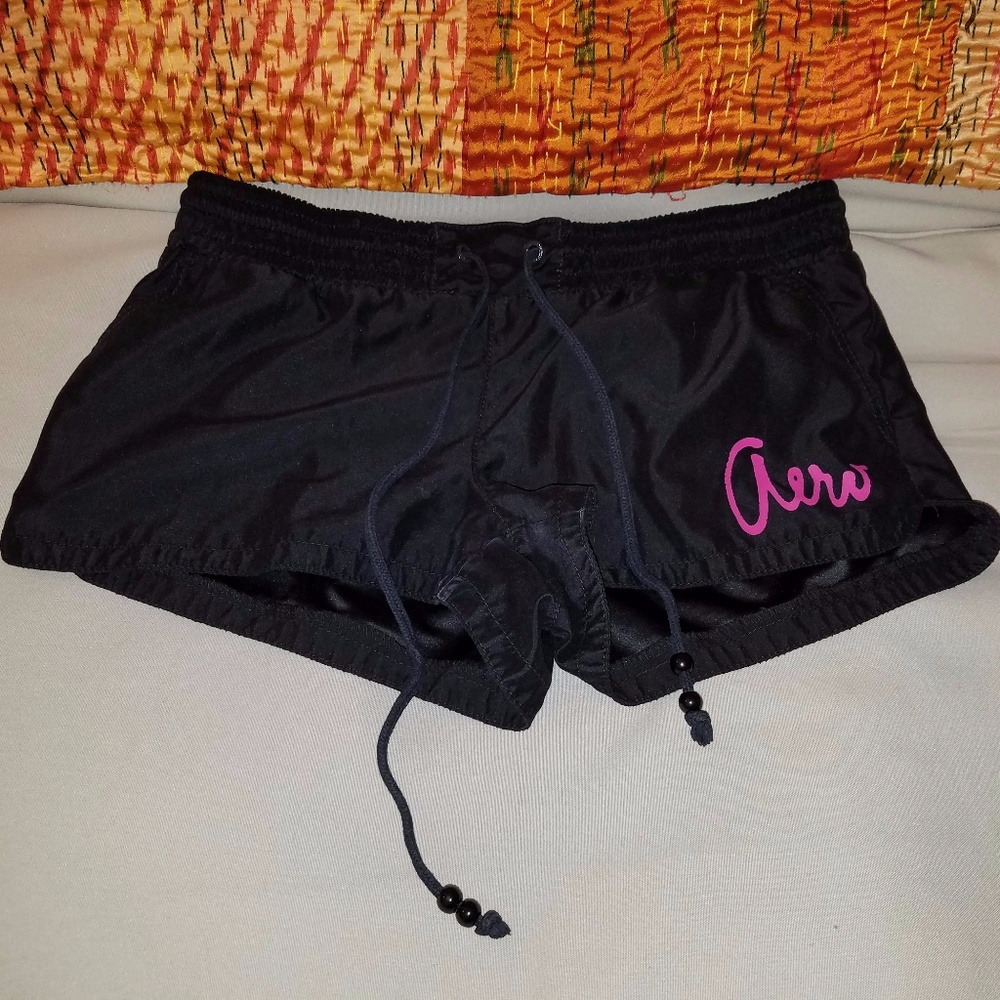 Black shorts w/drawstring and back pockets